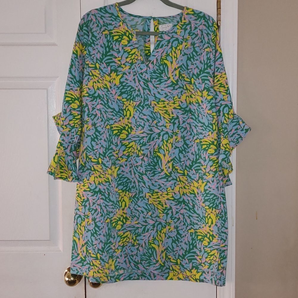 Mud Pie dress with angled bell sleeves Sz L NWOT